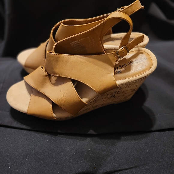 Wedges - Picture 2 of 4